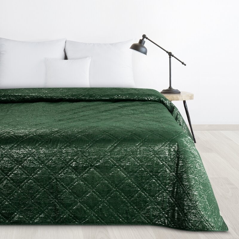 Narzuta Luiz Blink 170x210 cm w kolorze zielonym na łóżku