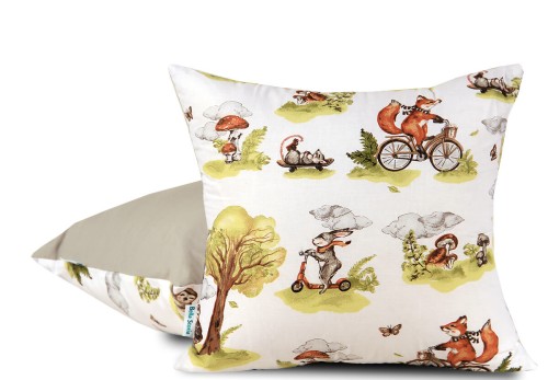 poszewka bawełniana w rozmiarze 45x45 , w liski, szare-zielona, dwustronna, wesoły wzór, liski na rowerze, dwustronna, do pościeli dziecięcej
