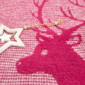 Koc 150x200 bawełniany malinowy w świąteczne wzory Nordic Rose Darymex
